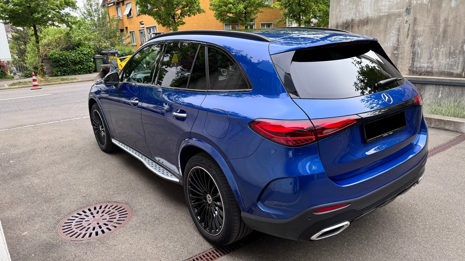 MERCEDES-BENZ GLC 400 e AMG Line 4matic-image-3
