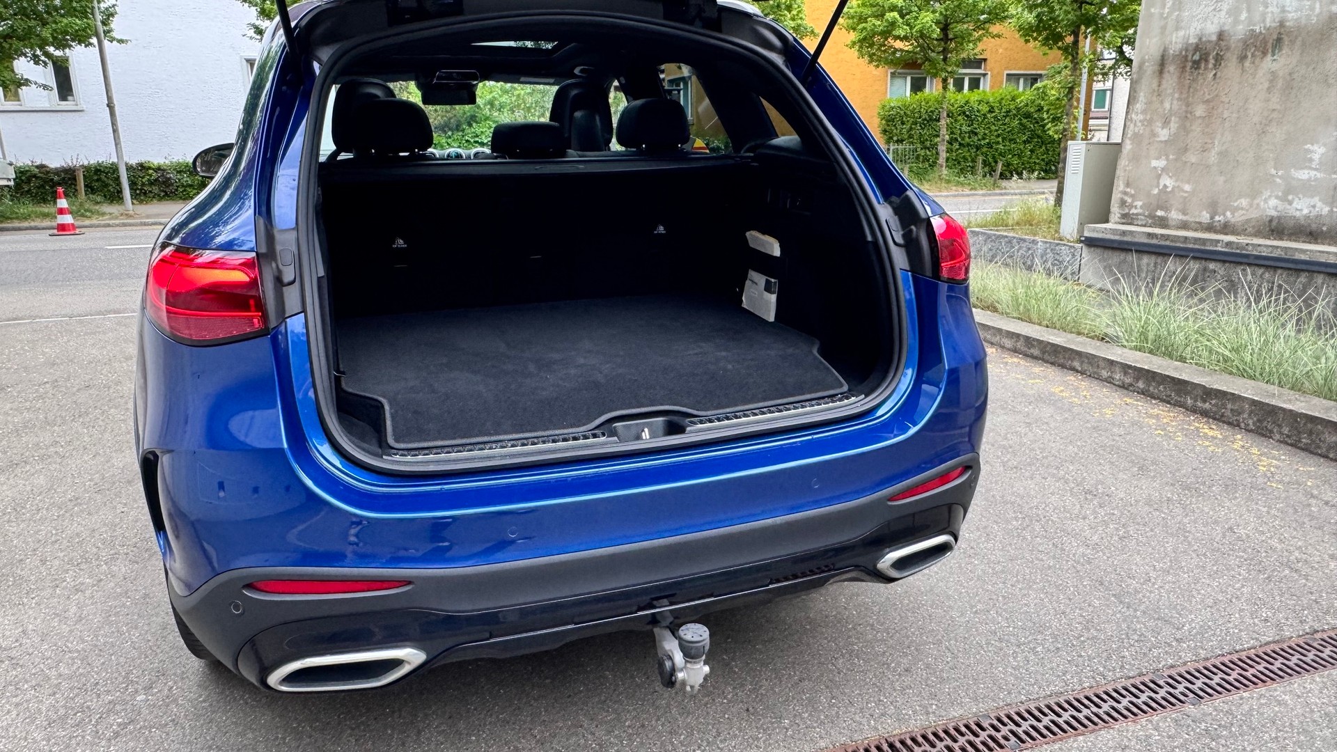 MERCEDES-BENZ GLC 400 e AMG Line 4matic-image-4