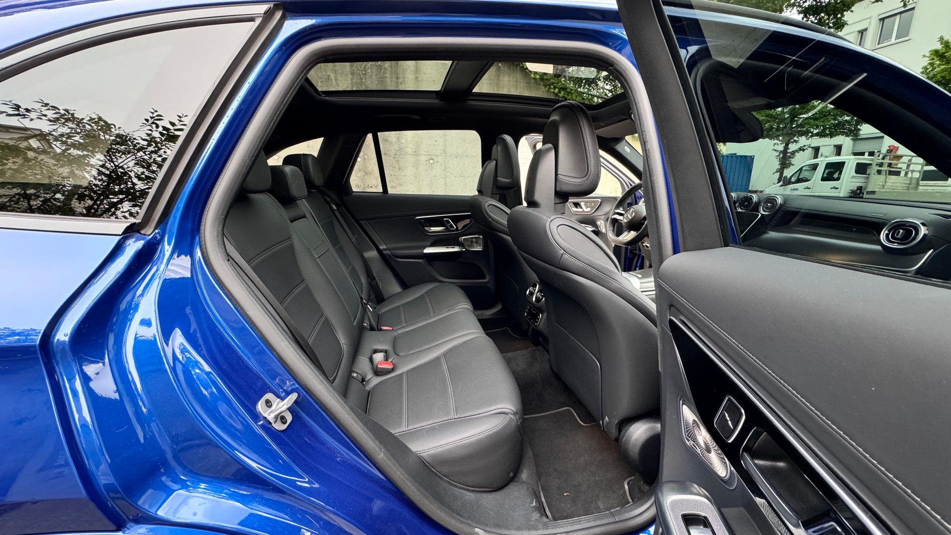 MERCEDES-BENZ GLC 400 e AMG Line 4matic-image-8