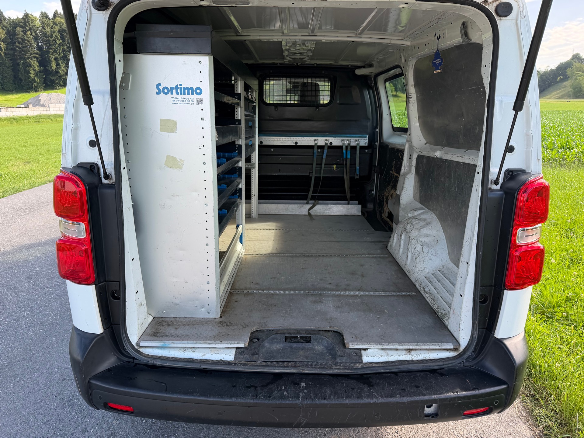 PEUGEOT Expert 2.0 BlueHDi 120 S&S Premium Long EAT8-image-13