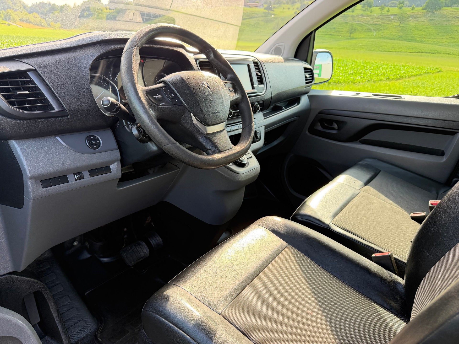PEUGEOT Expert 2.0 BlueHDi 120 S&S Premium Long EAT8-image-7