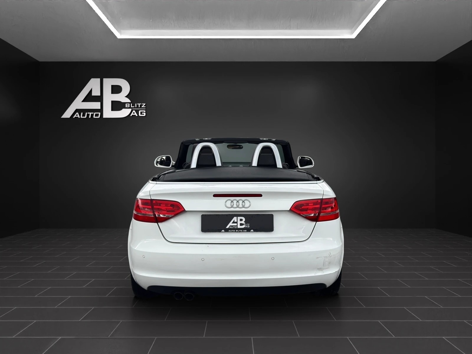 AUDI A3 Cabriolet 1.8 TFSI S-Line Ambition S-tronic-image-3
