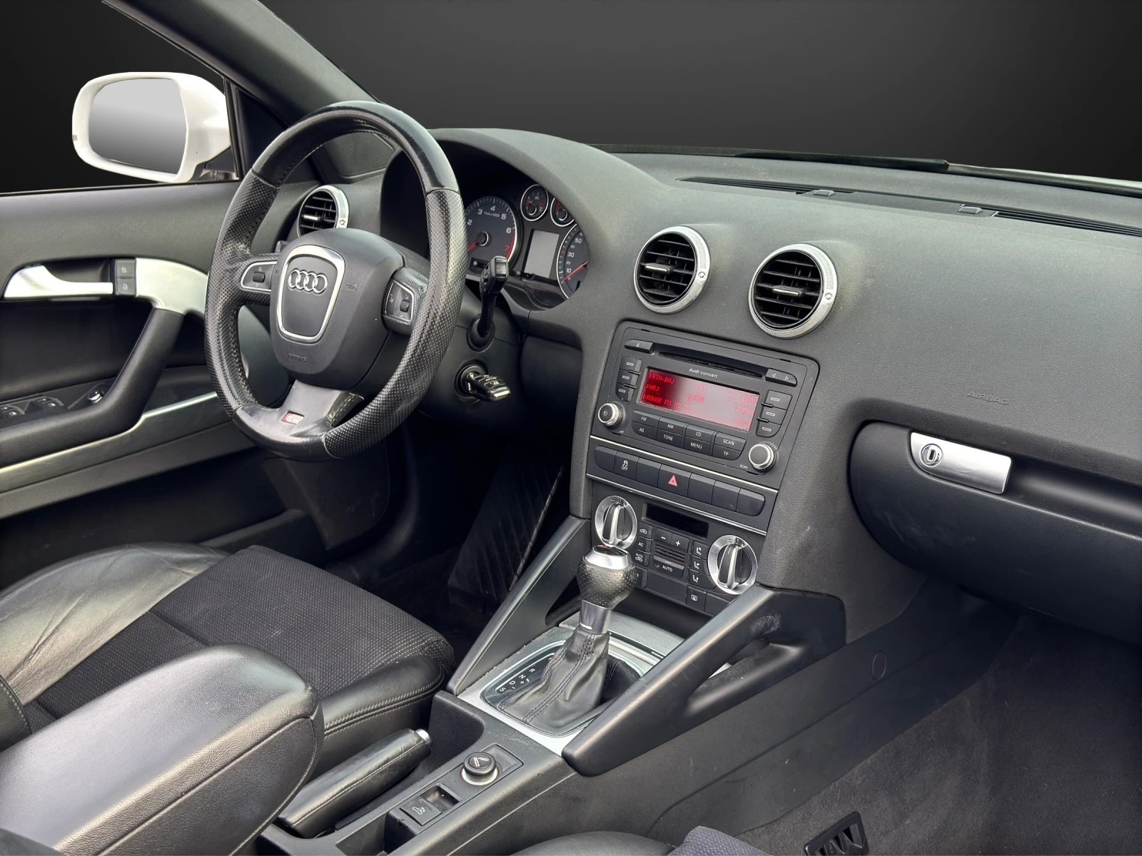 AUDI A3 Cabriolet 1.8 TFSI S-Line Ambition S-tronic-image-9