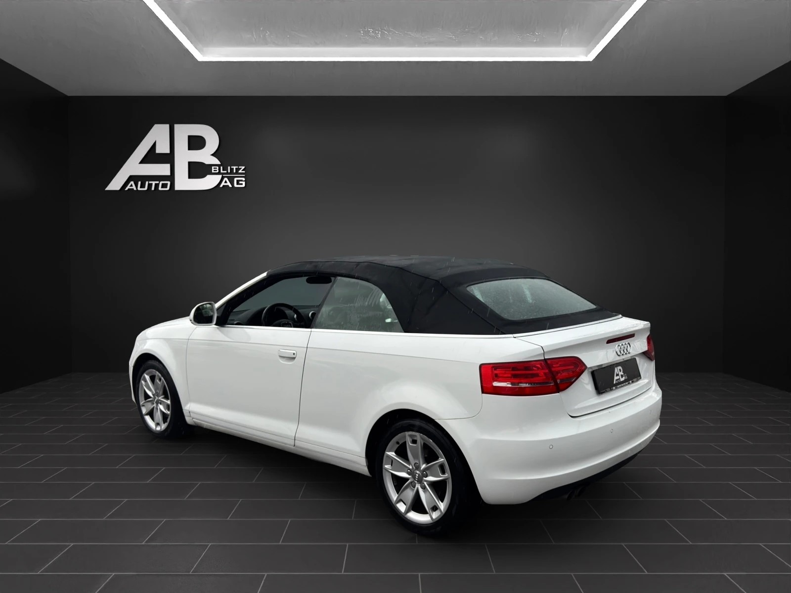 AUDI A3 Cabriolet 1.8 TFSI S-Line Ambition S-tronic-image-12