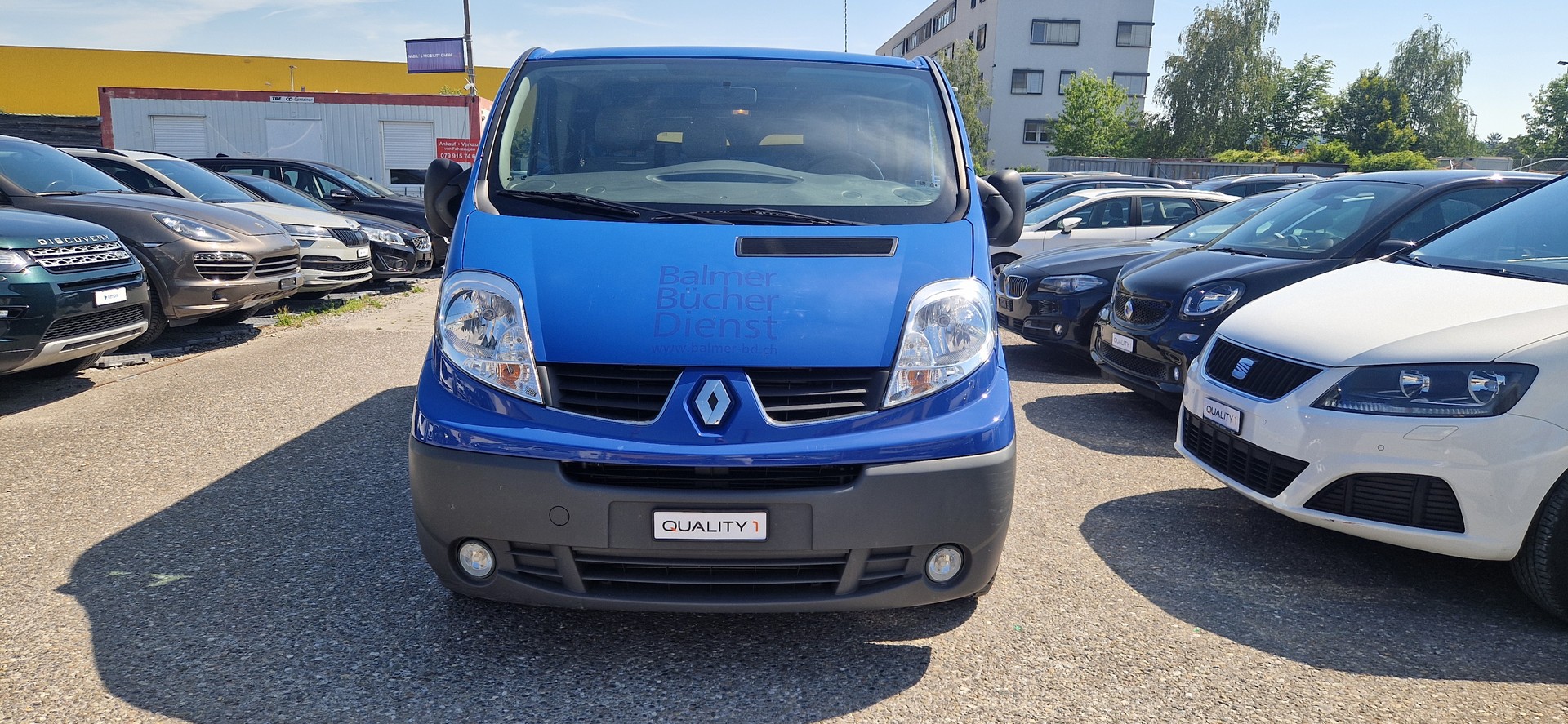 RENAULT TRAFIC-image-1