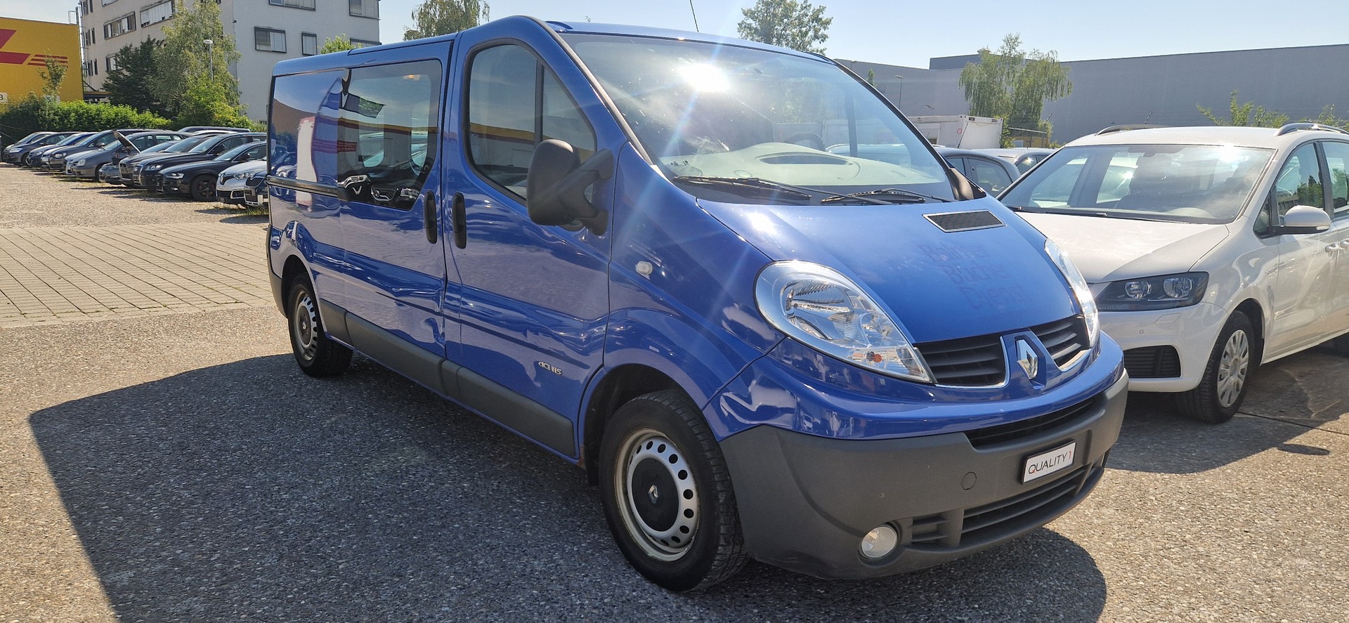 RENAULT TRAFIC-image-2