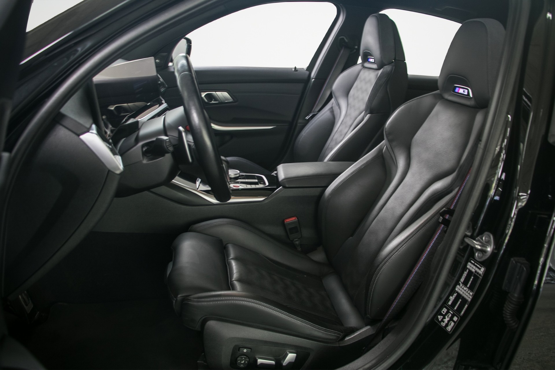 BMW M3 Competition M xDrive-image-14