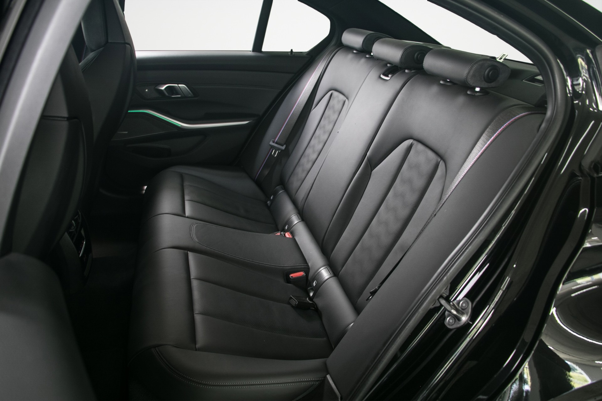 BMW M3 Competition M xDrive-image-15