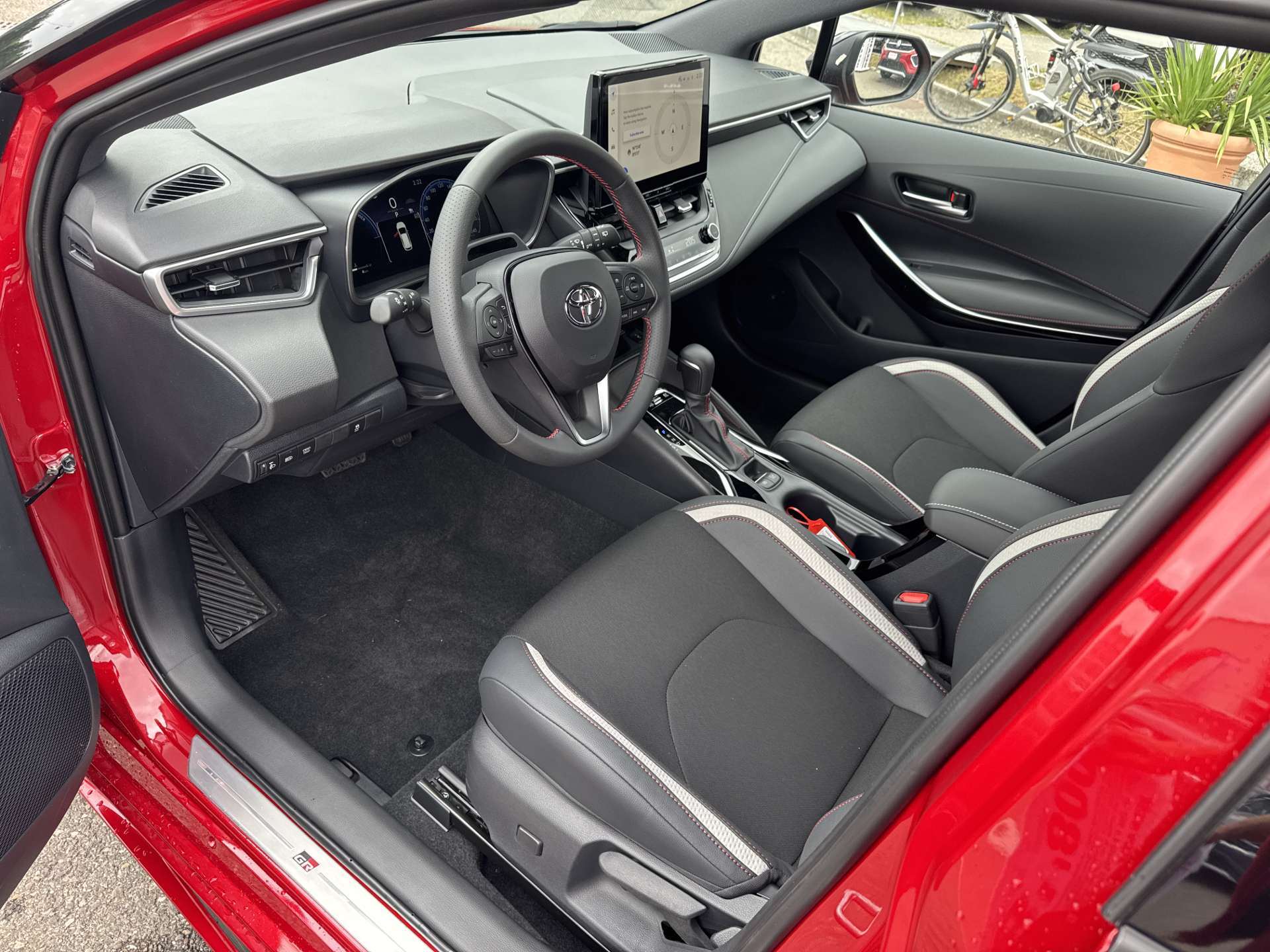 TOYOTA Corolla Touring Sports 2.0 HSD GR Sport e-CVT Automat-image-5