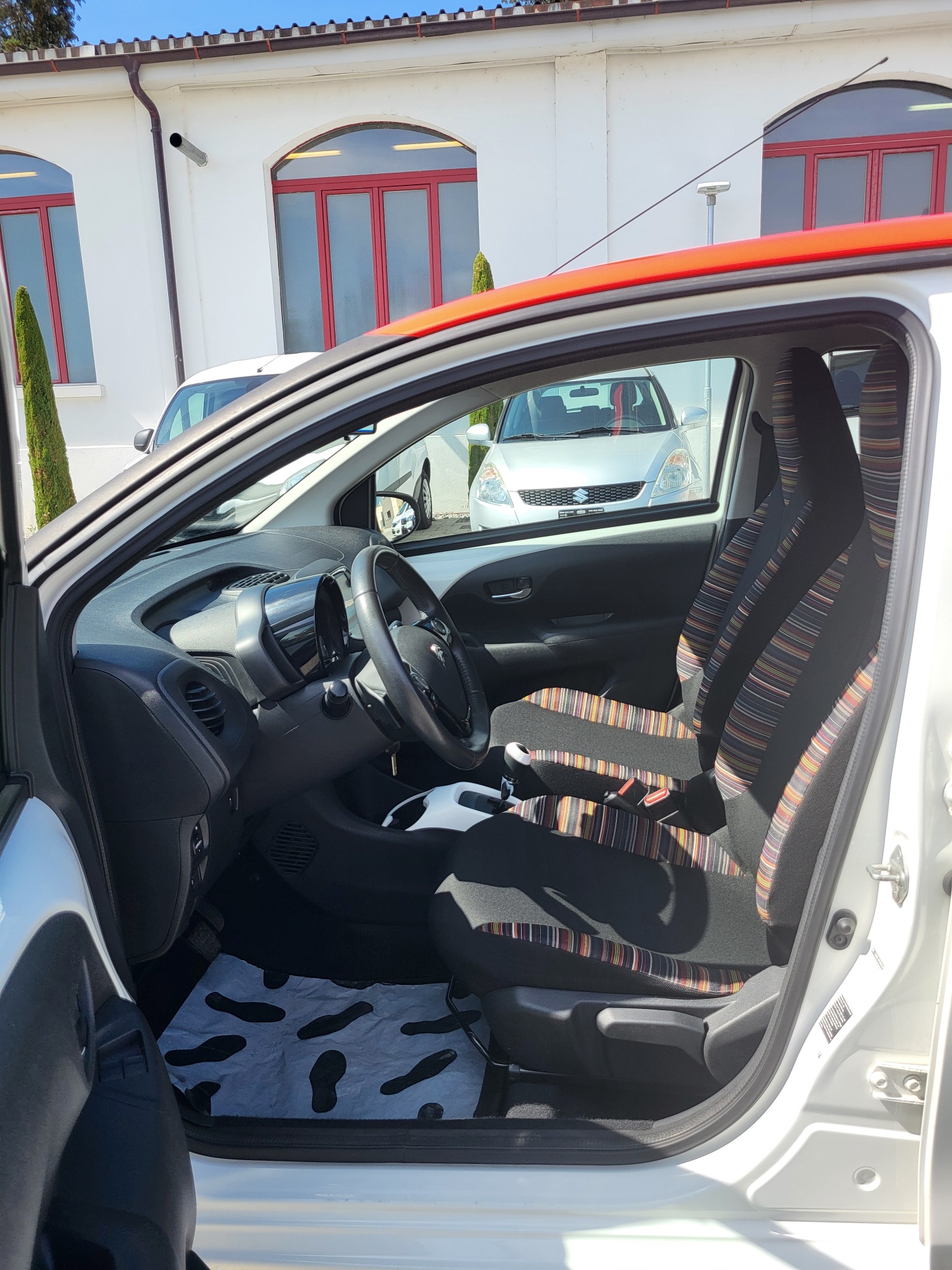 CITROEN C1 1.0 VTi ETG5 Shine-image-11