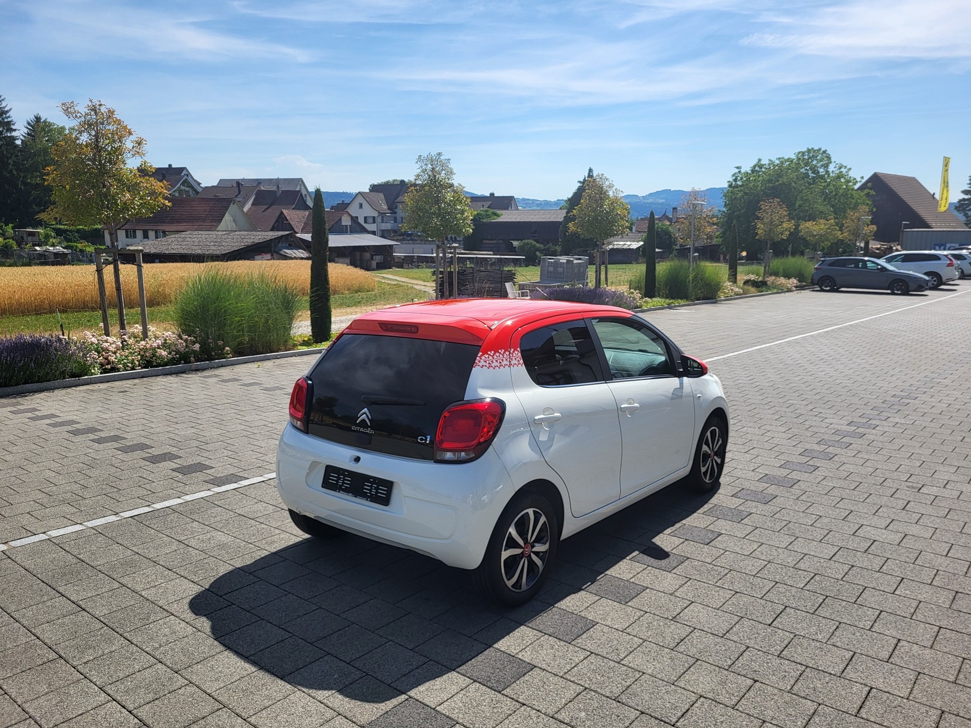 CITROEN C1 1.0 VTi ETG5 Shine-image-1