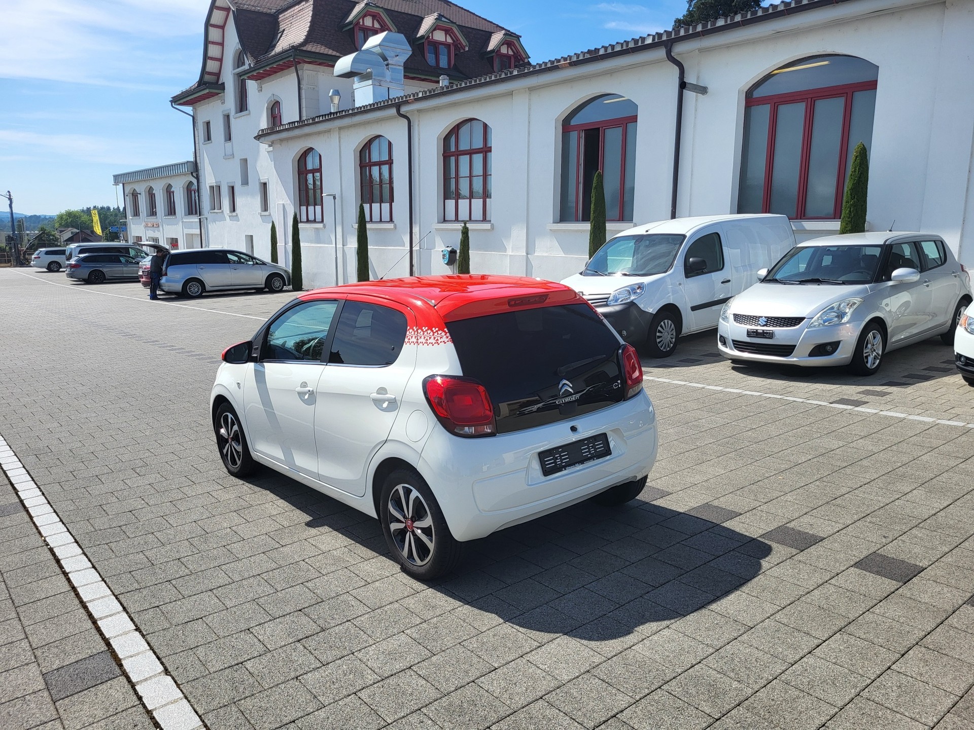 CITROEN C1 1.0 VTi ETG5 Shine-image-2