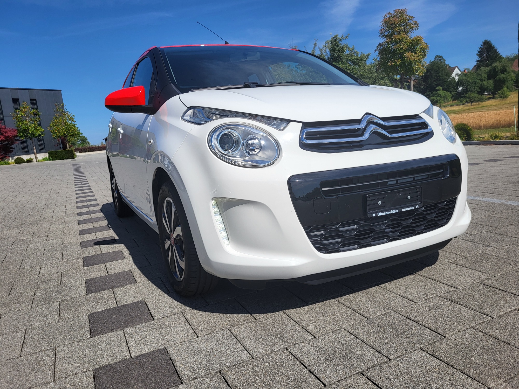 Car photo