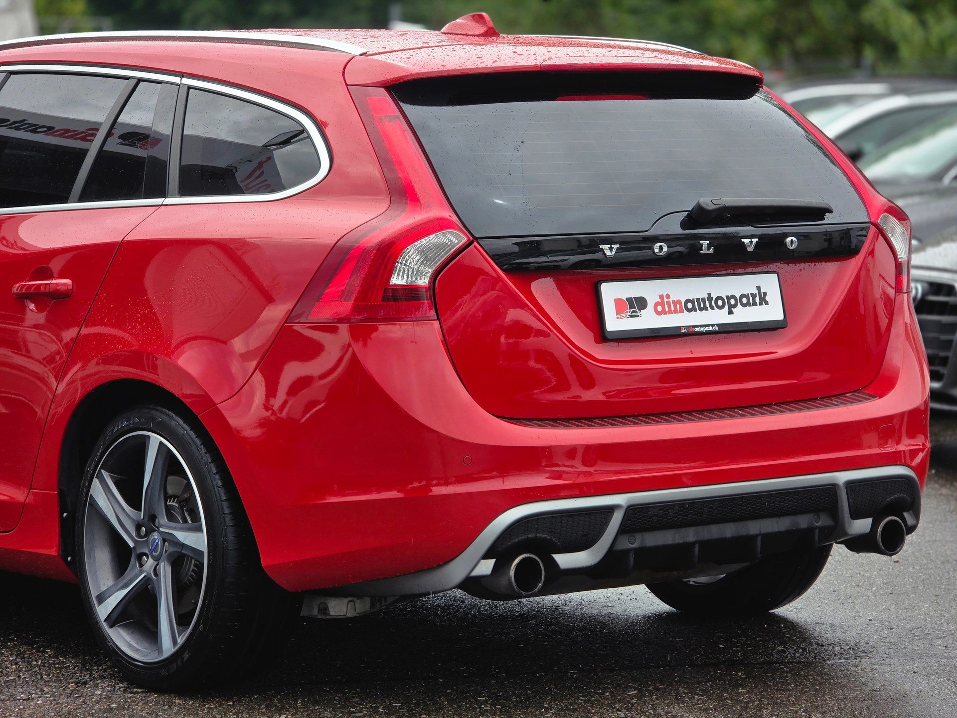 VOLVO V60 T6 AWD R-Design Geartronic * Frisch ab MFK * Frisch ab Service * TOP Zustand *-image-8