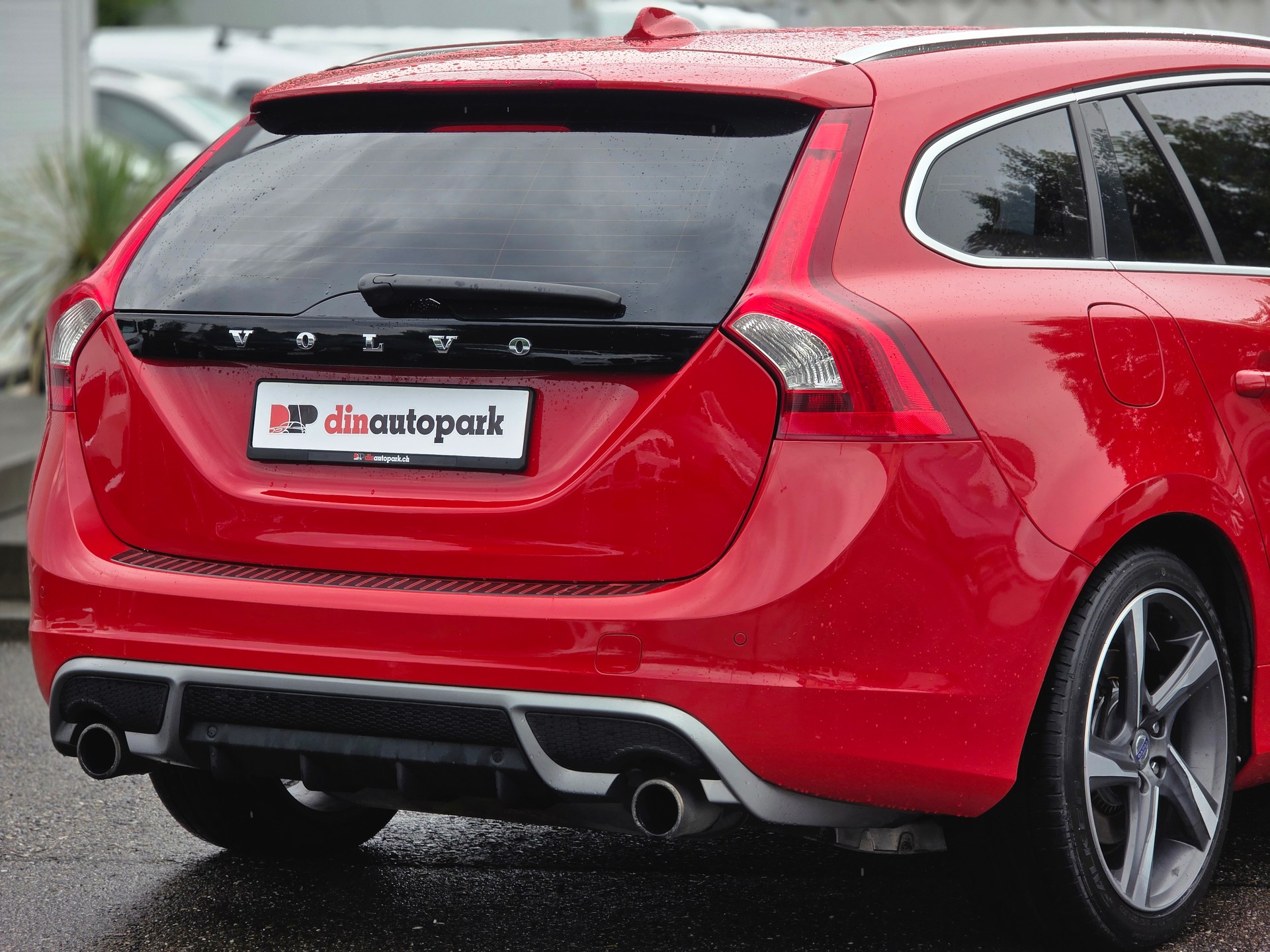 VOLVO V60 T6 AWD R-Design Geartronic * Frisch ab MFK * Frisch ab Service * TOP Zustand *-image-7