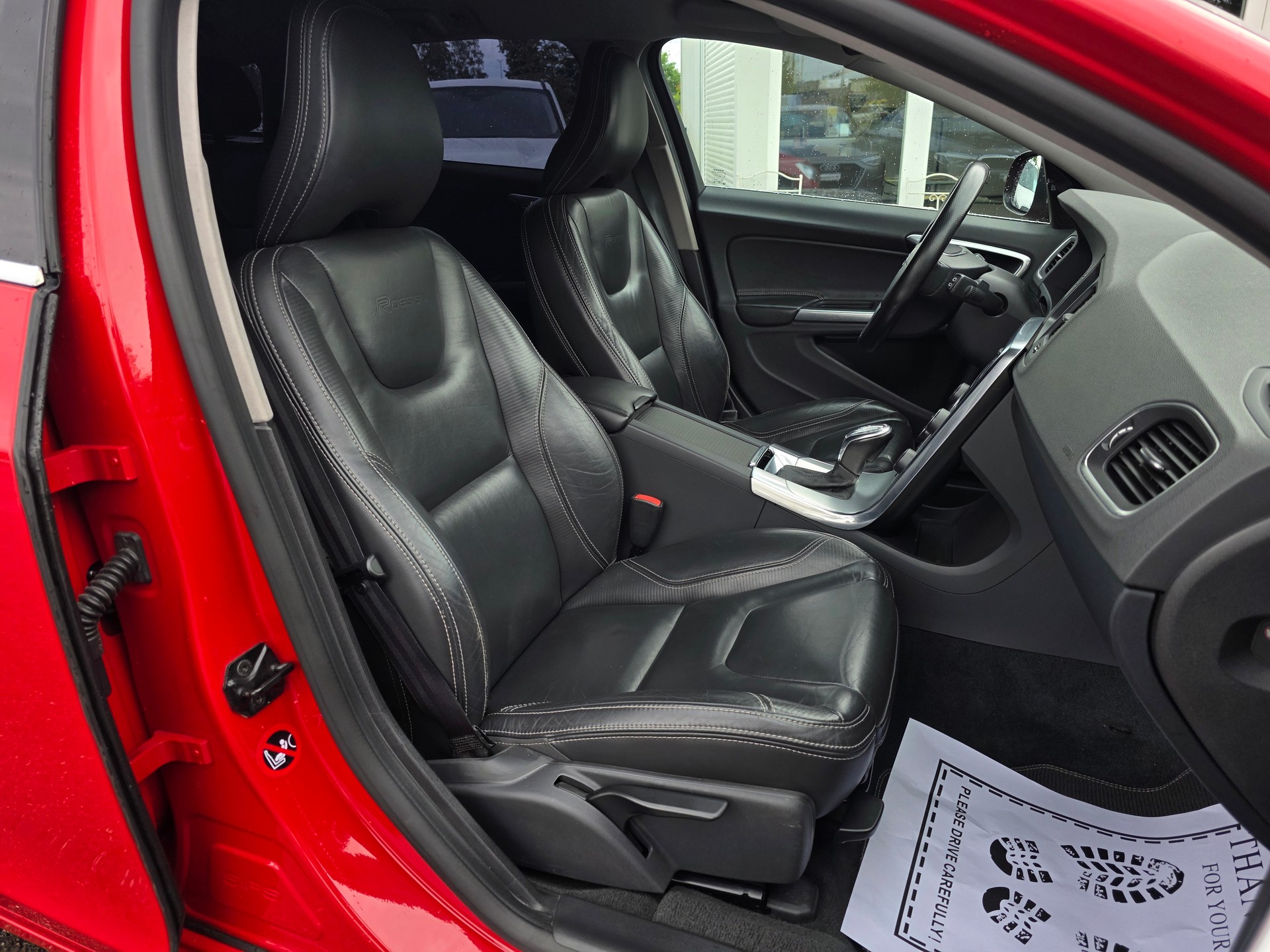 VOLVO V60 T6 AWD R-Design Geartronic * Frisch ab MFK * Frisch ab Service * TOP Zustand *-image-18