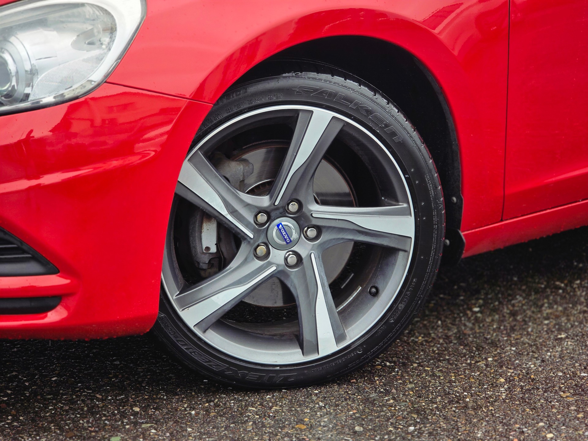 VOLVO V60 T6 AWD R-Design Geartronic * Frisch ab MFK * Frisch ab Service * TOP Zustand *-image-3