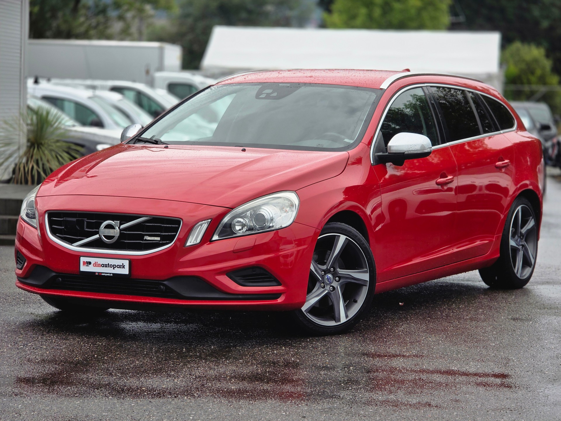 VOLVO V60 T6 AWD R-Design Geartronic * Frisch ab MFK * Frisch ab Service * TOP Zustand *-image-1