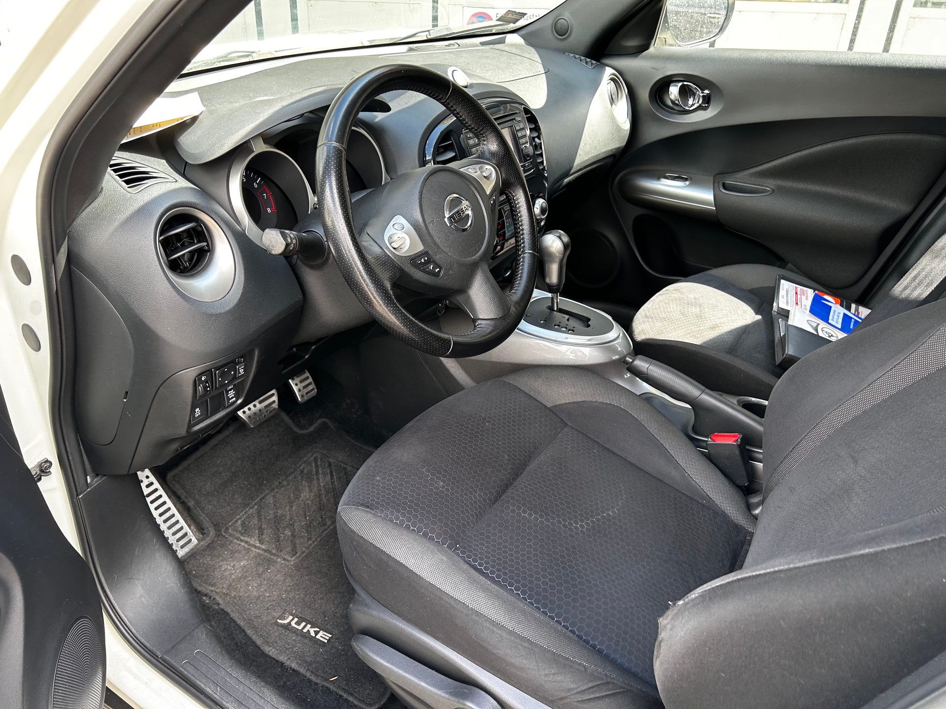 NISSAN Juke 1.6 DIG-T tekna 4x4 Xtronic M-CVT-image-12