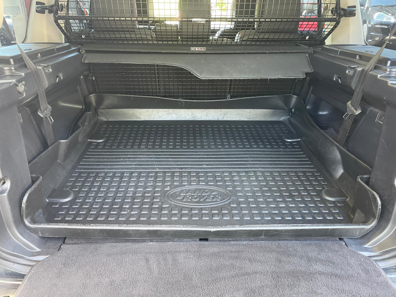 LAND ROVER Discovery 3.0 SDV6 HSE Automatic-image-10