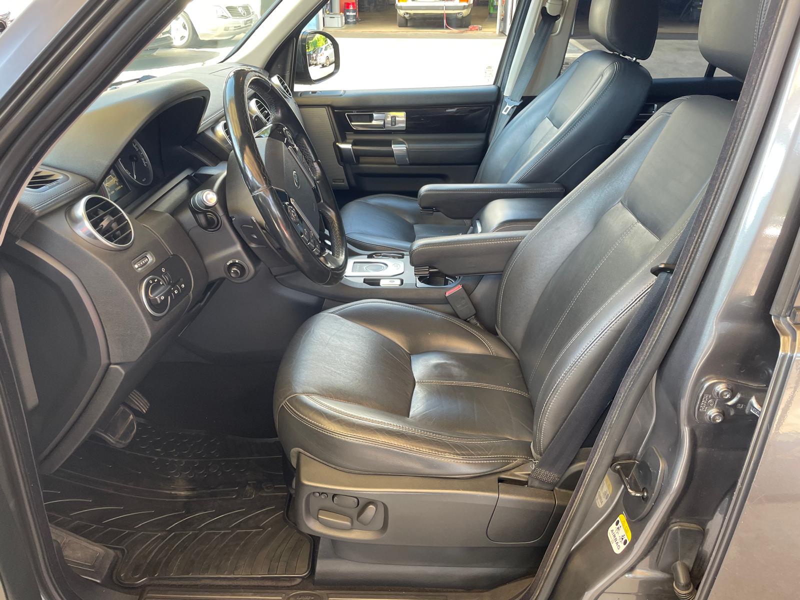LAND ROVER Discovery 3.0 SDV6 HSE Automatic-image-6