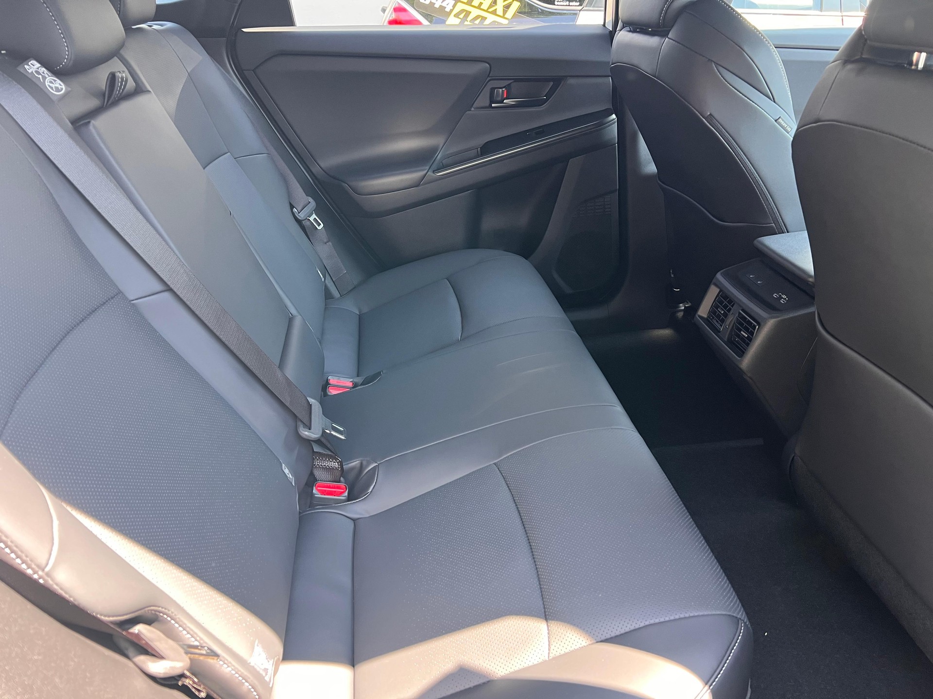 TOYOTA bZ4X Touring Premium AWD-image-11