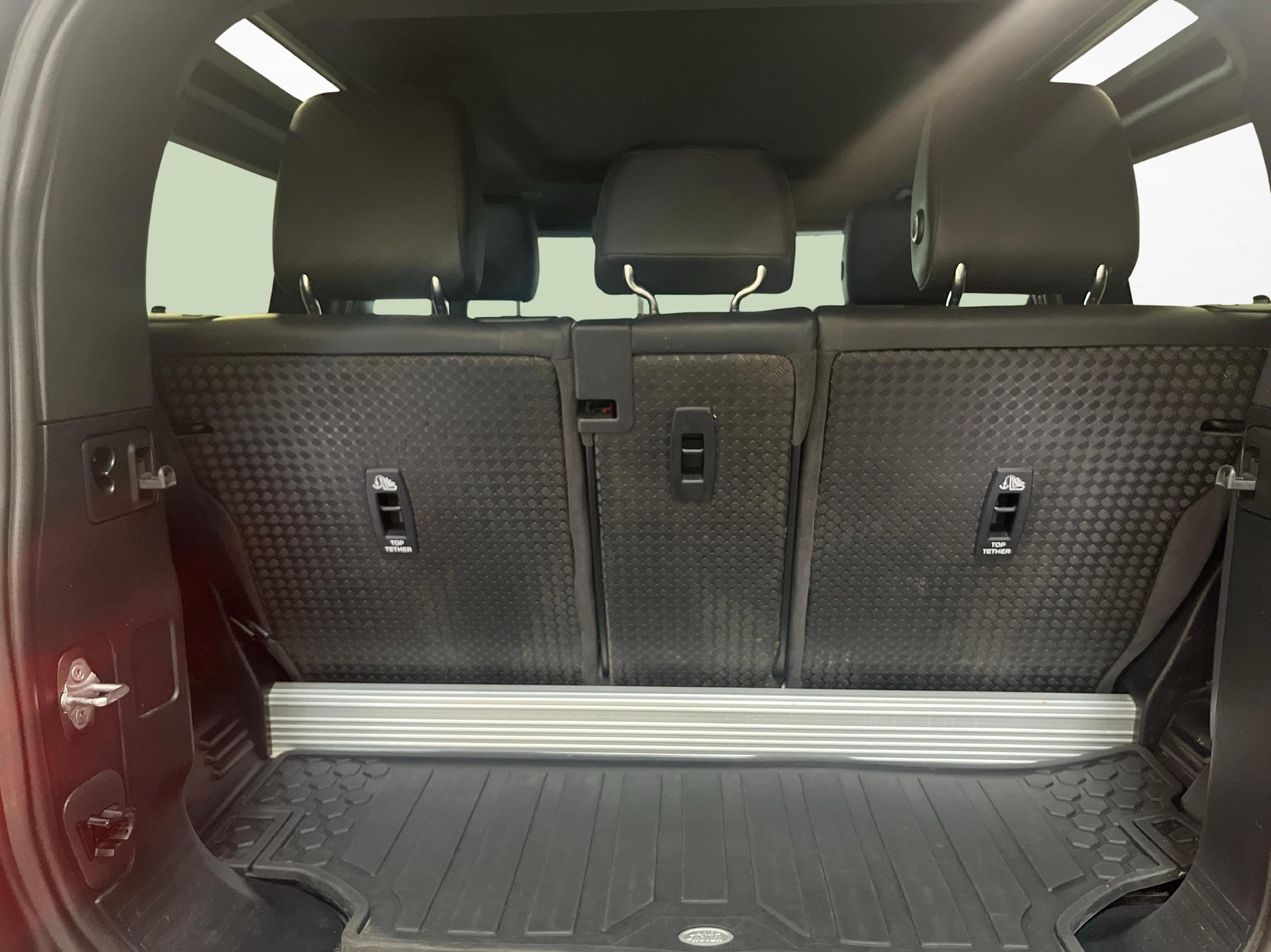 LAND ROVER Defender 90 3.0 D I6 SE-image-11