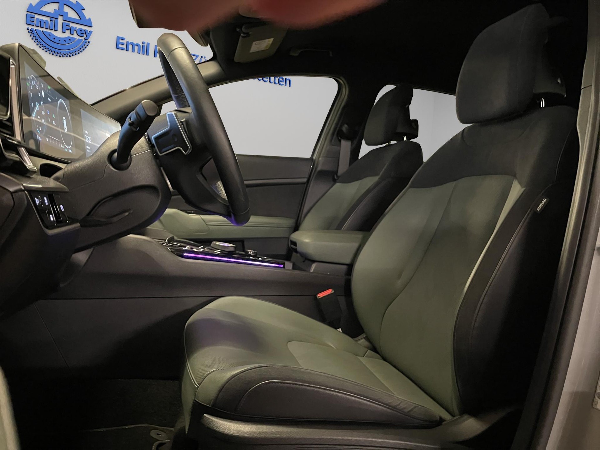 KIA Sportage 1.6 T-GDi PHEV Power Edition-image-6