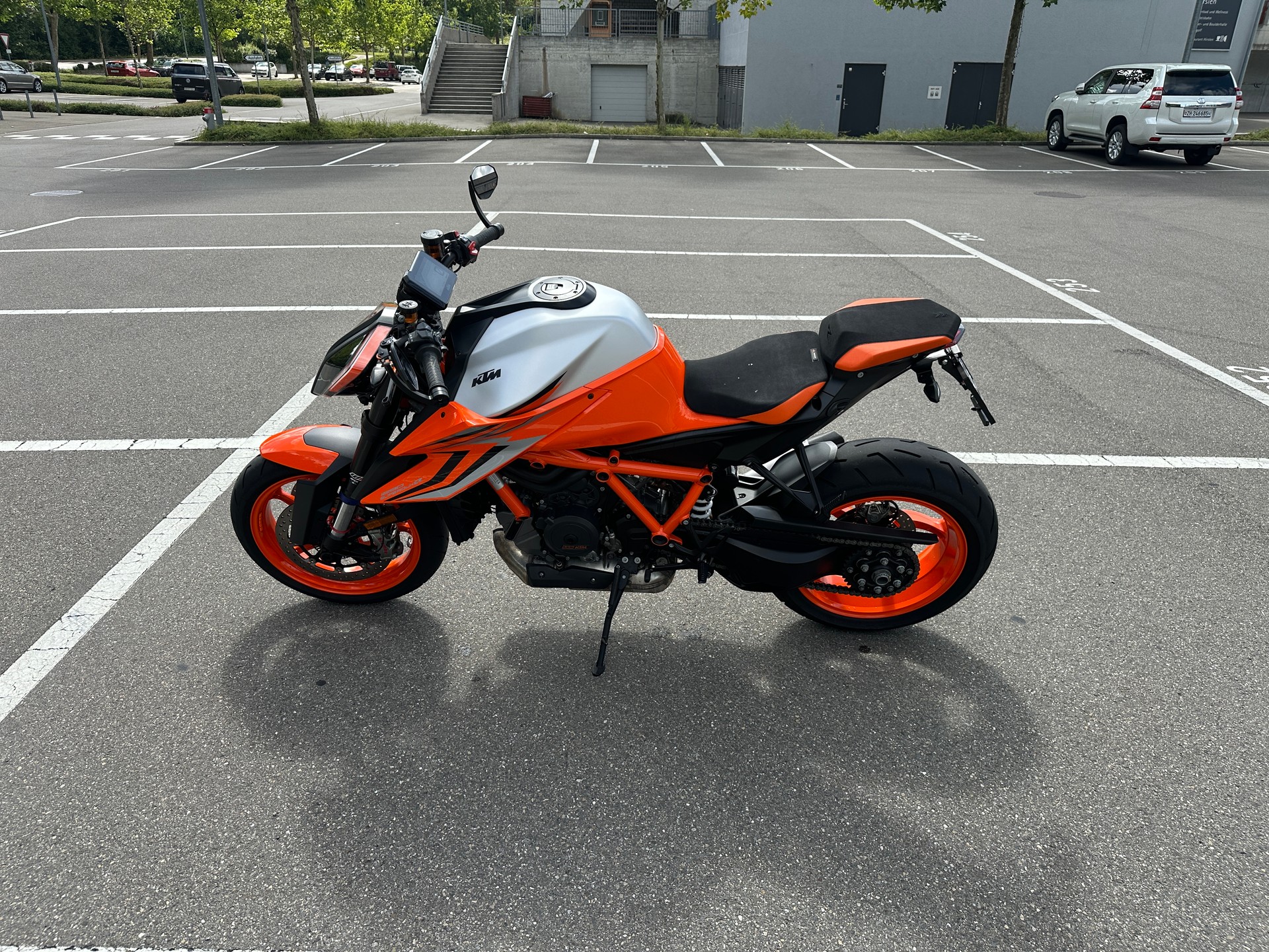 KTM 1290 Super Duke R EVO-image-1