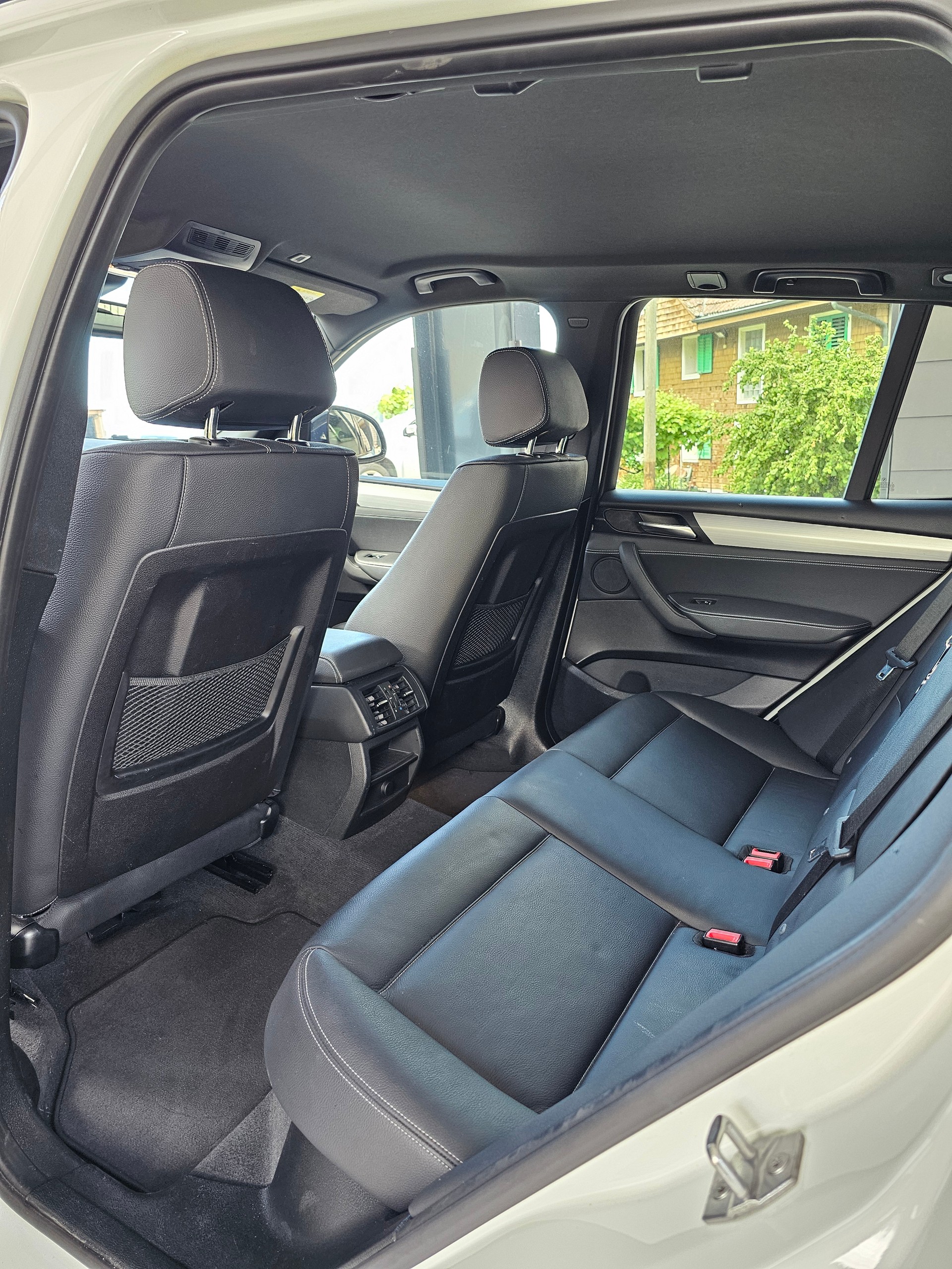 BMW 20d xDrive-image-4