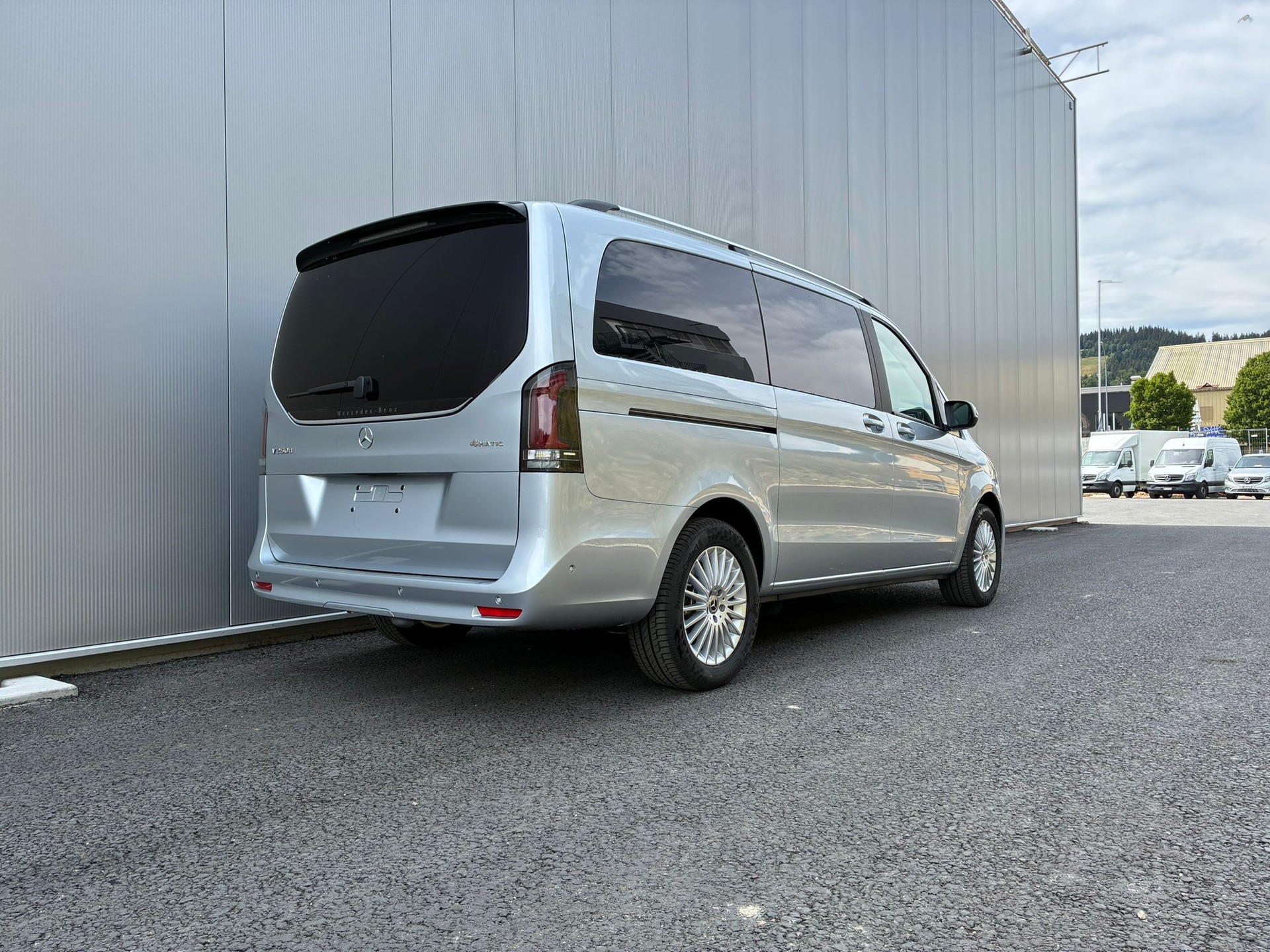 MERCEDES-BENZ V 250 d Style 3200mm L TREND II-image-2