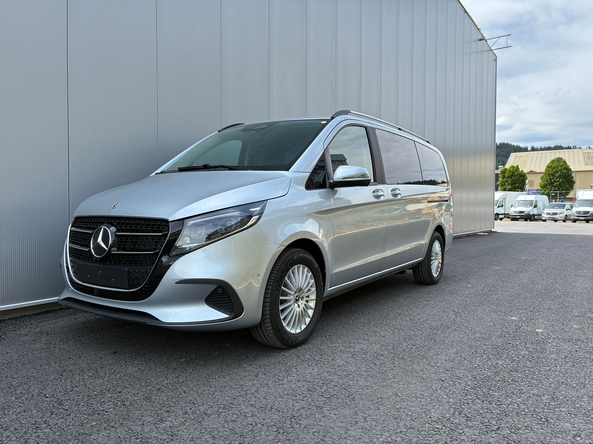 MERCEDES-BENZ V 250 d Style 3200mm L TREND II-image-6