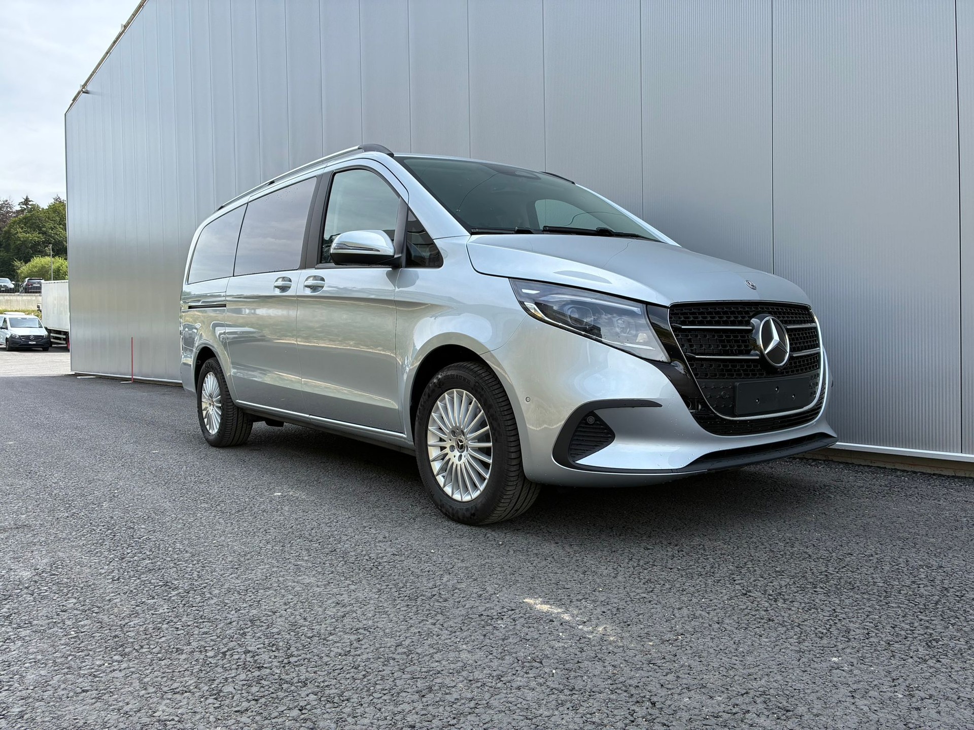 MERCEDES-BENZ V 250 d Style 3200mm L TREND II-image-0