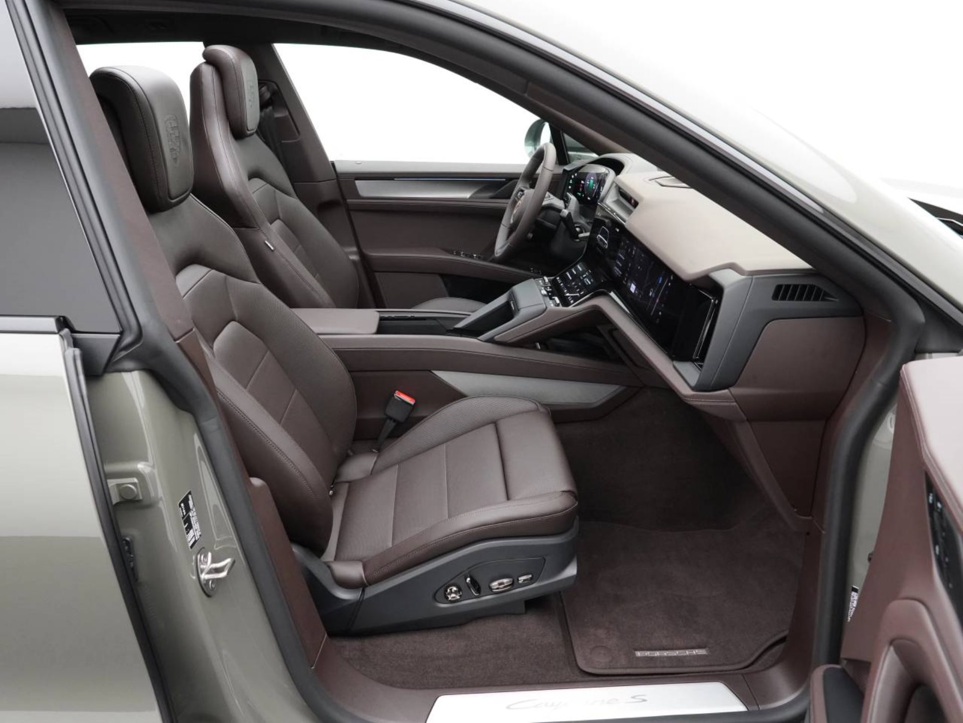 PORSCHE Cayenne S Electric-image-25