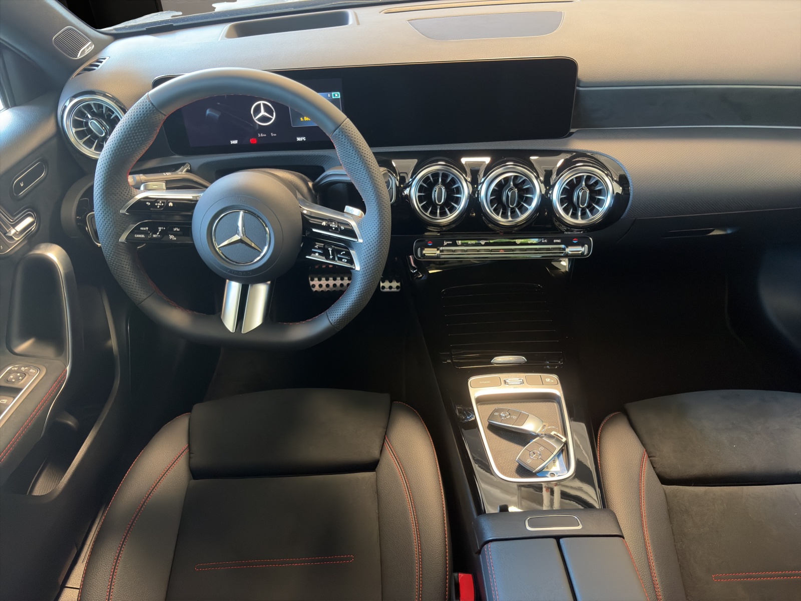 Image MERCEDES-BENZ A-220 A 220 4Matic 8G-DCT