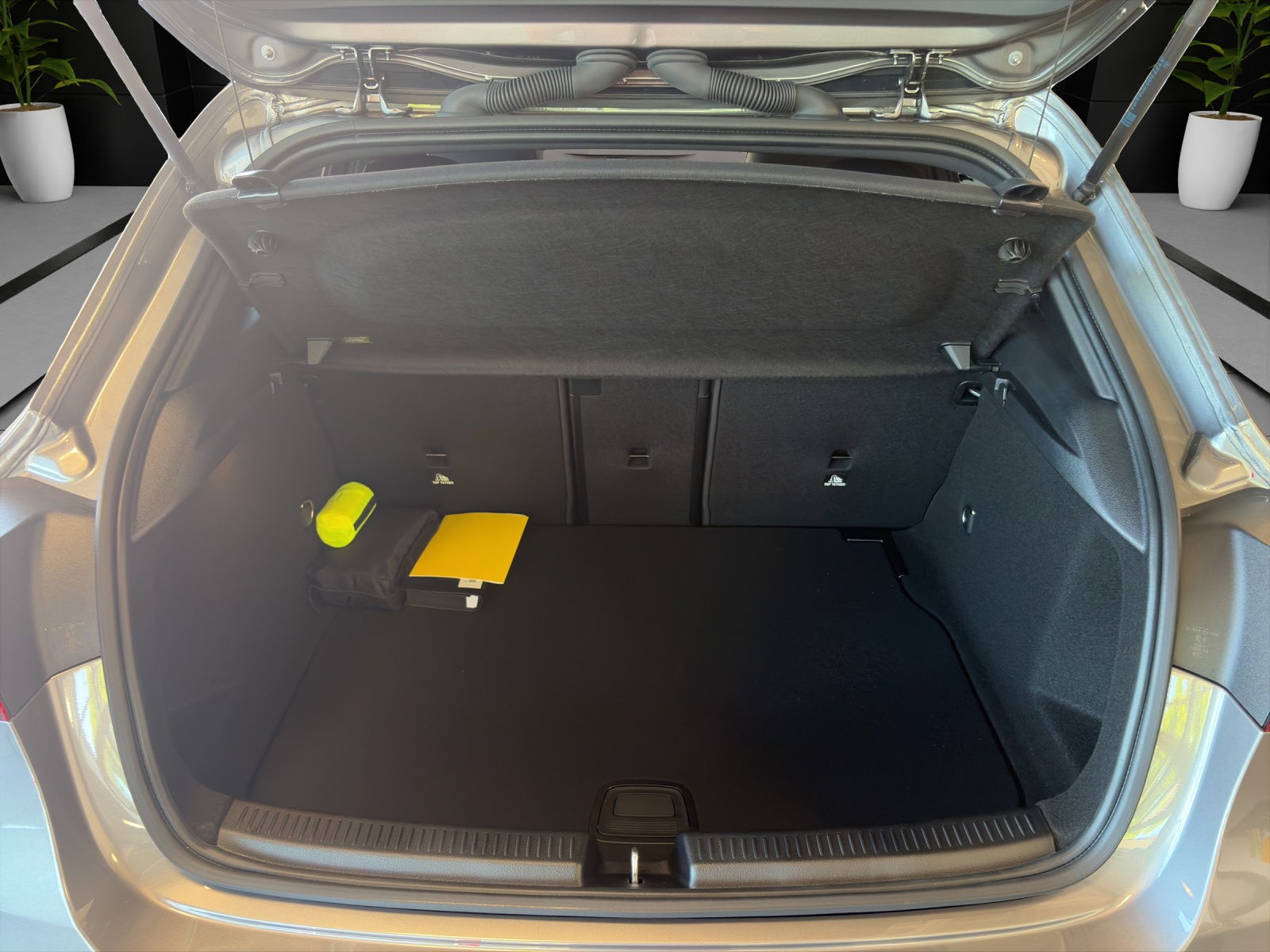 MERCEDES-BENZ A 220 4Matic 8G-DCT-image-6