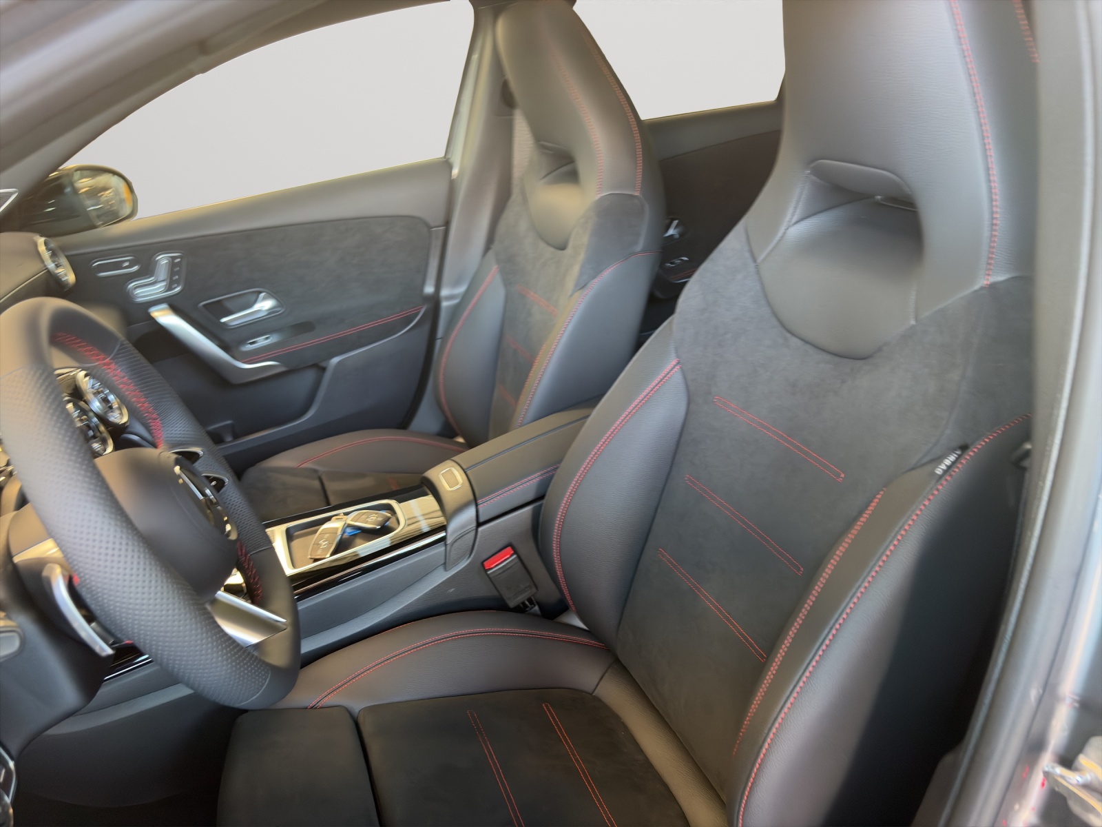 Image MERCEDES-BENZ A-220 A 220 4Matic 8G-DCT