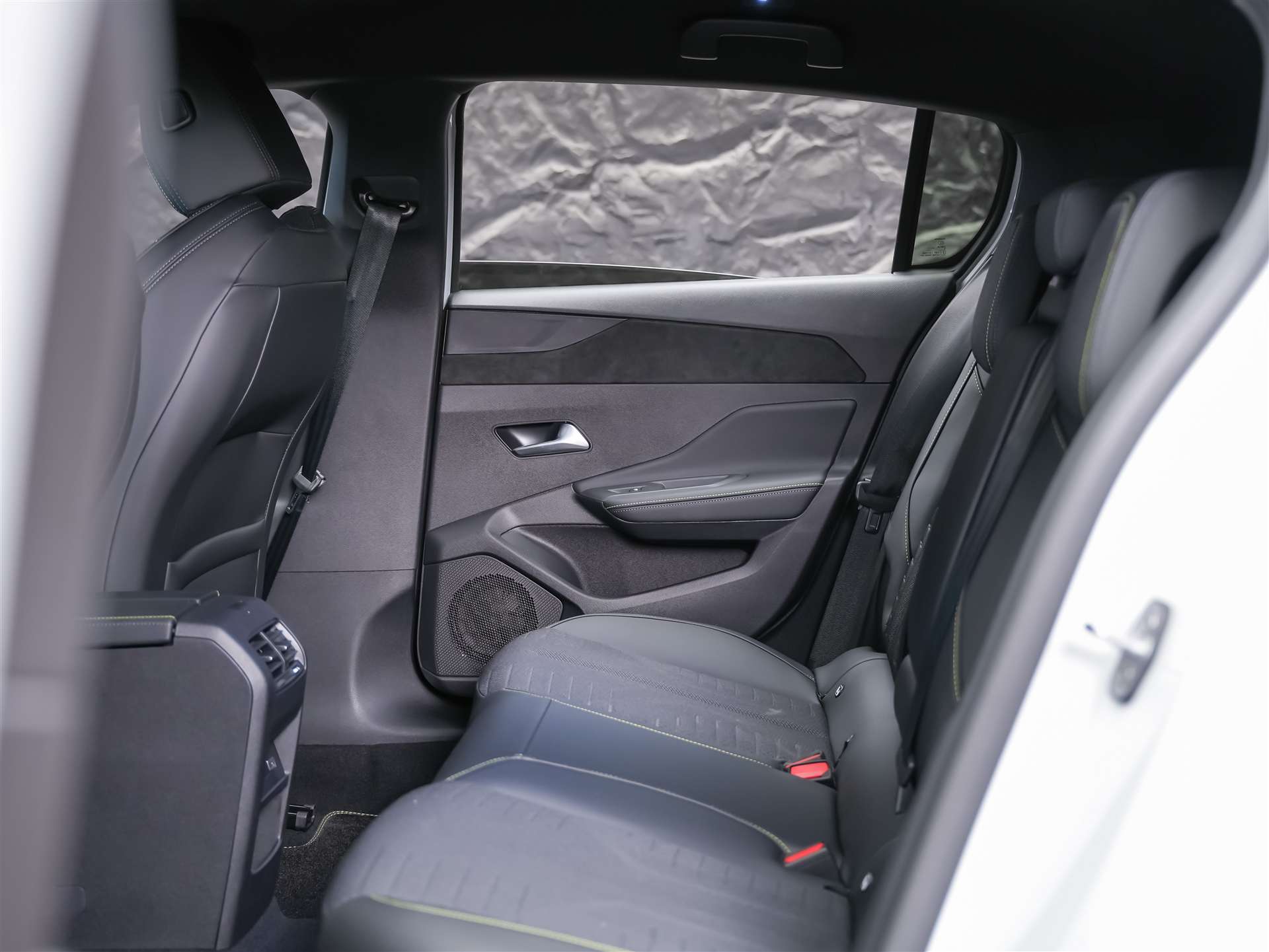 PEUGEOT 308 1.2 HEV 145 GT *Werksgarantie*Abstandsregler*-image-12