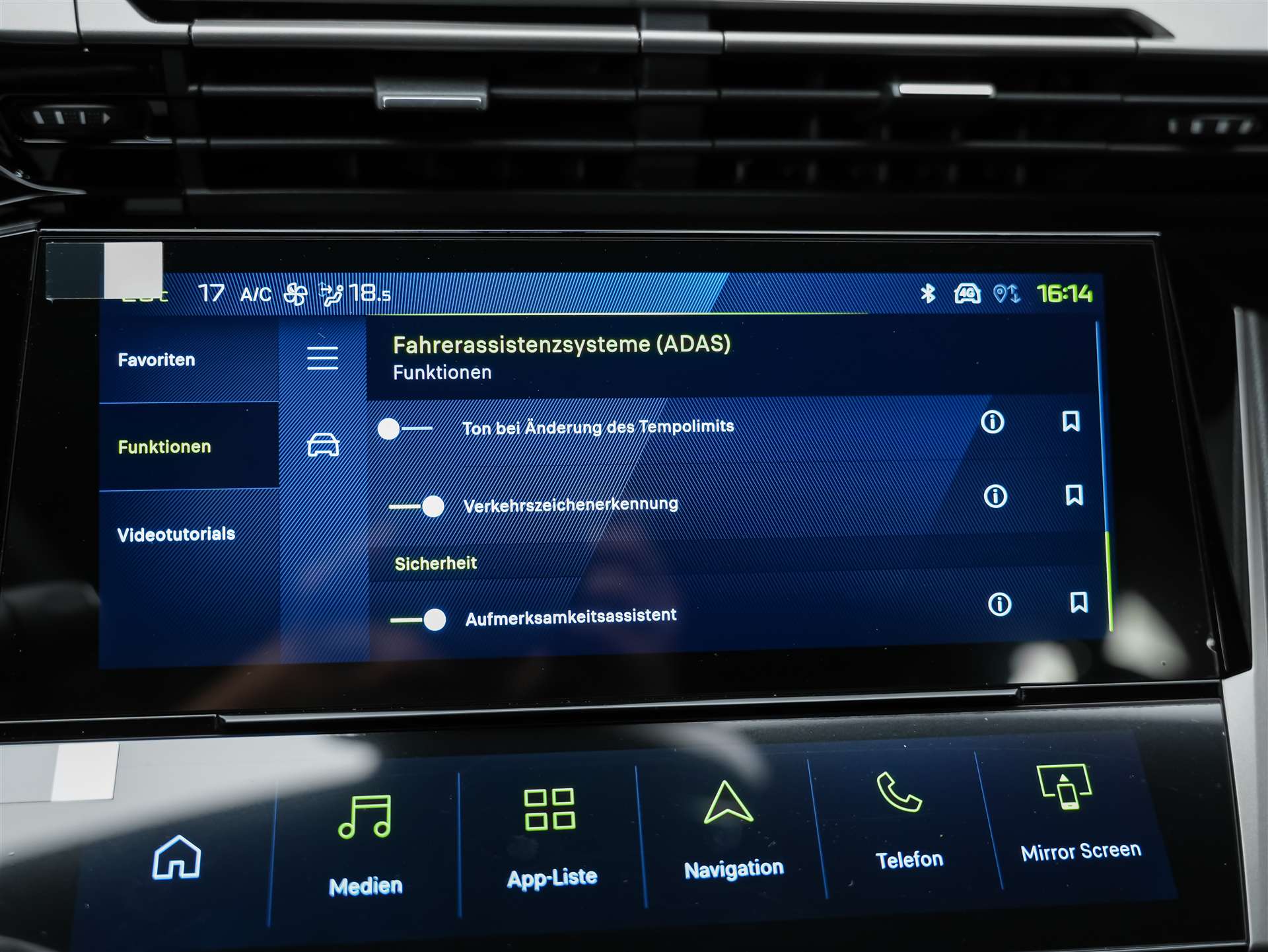 PEUGEOT 308 1.2 HEV 145 GT *Werksgarantie*Abstandsregler*-image-36
