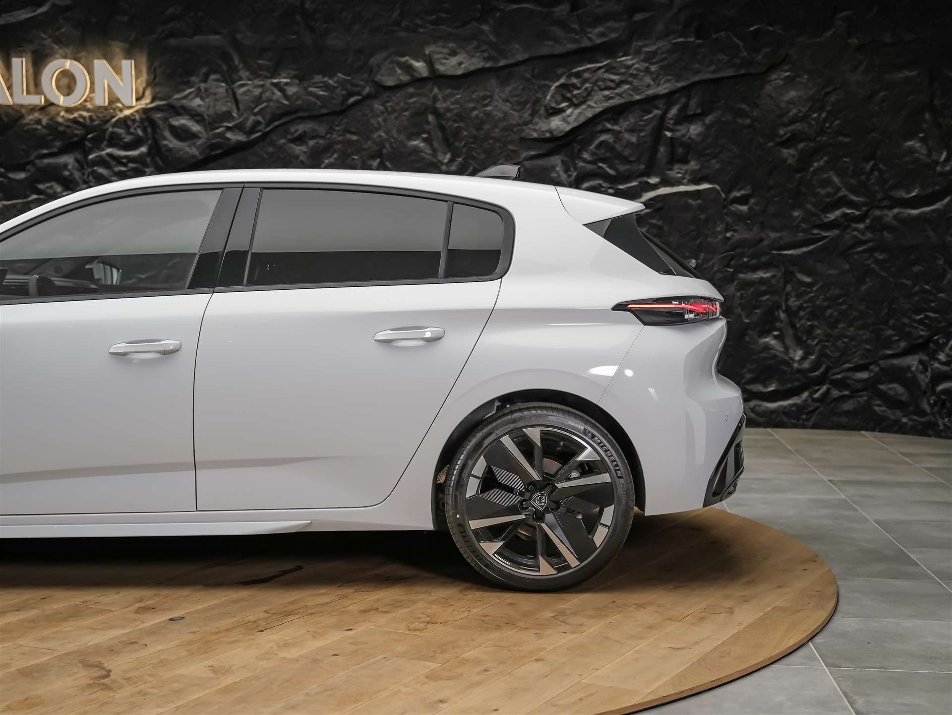 PEUGEOT 308 1.2 HEV 145 GT *Werksgarantie*Abstandsregler*-image-17
