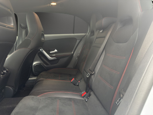 MERCEDES-BENZ A 180 Night Star AMG Line-image-10