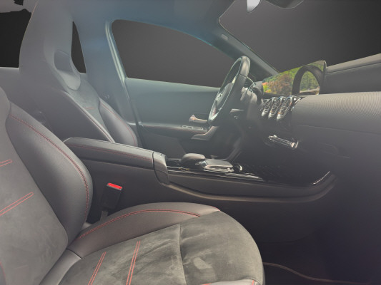 MERCEDES-BENZ A 180 Night Star AMG Line-image-11