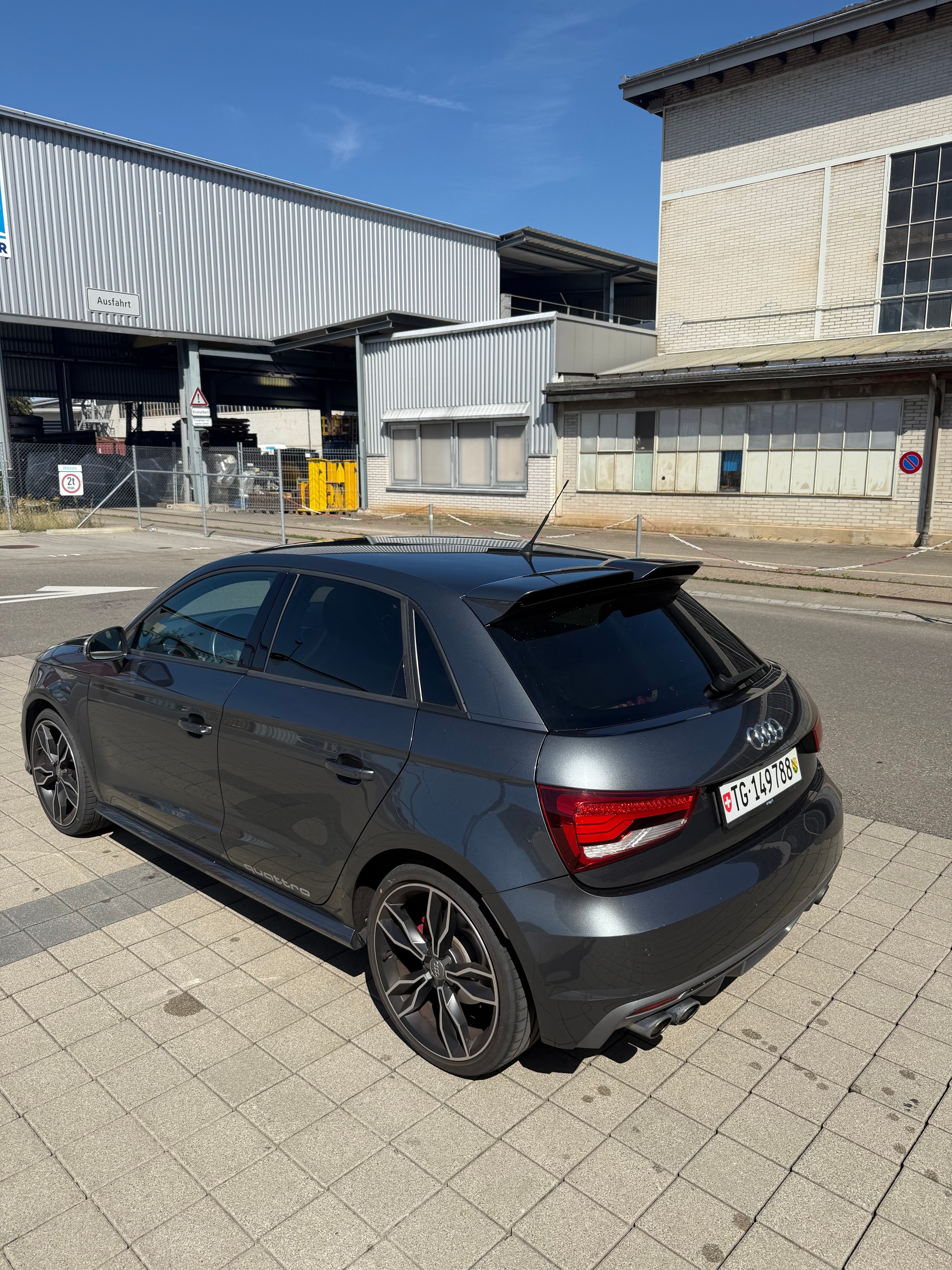 AUDI 2.0 TFSI quattro-image-1