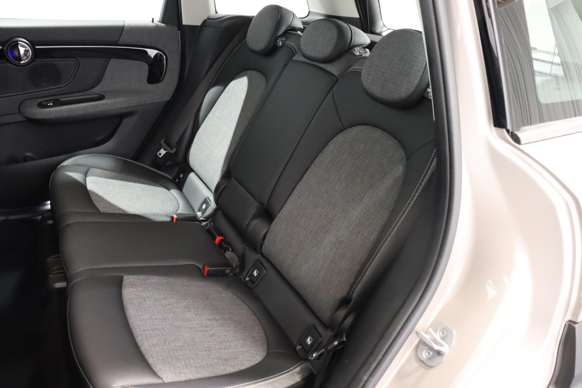 MINI Countryman F60 2.0i Cooper S ALL4-image-7