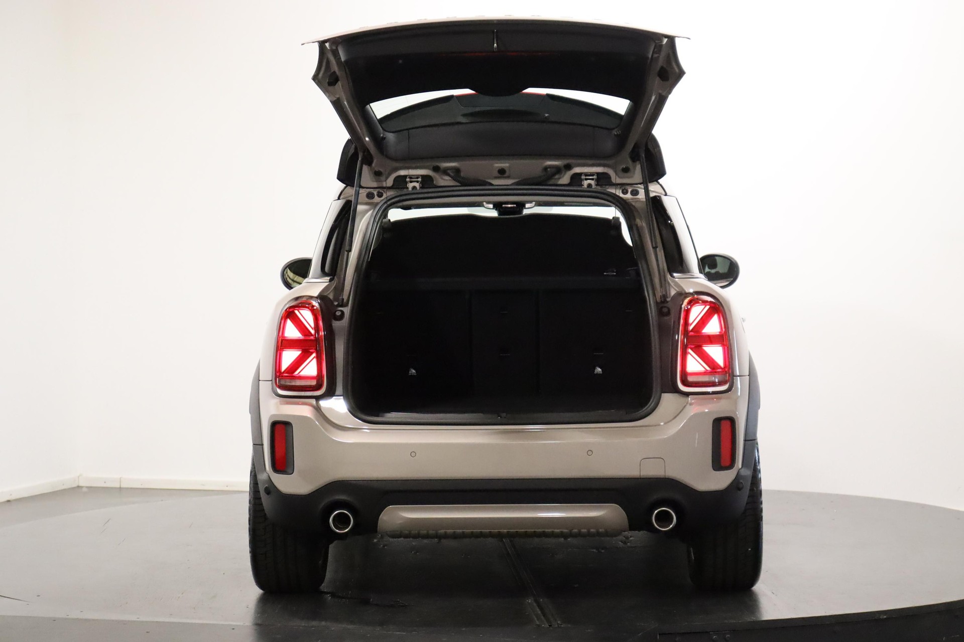 MINI Countryman F60 2.0i Cooper S ALL4-image-4