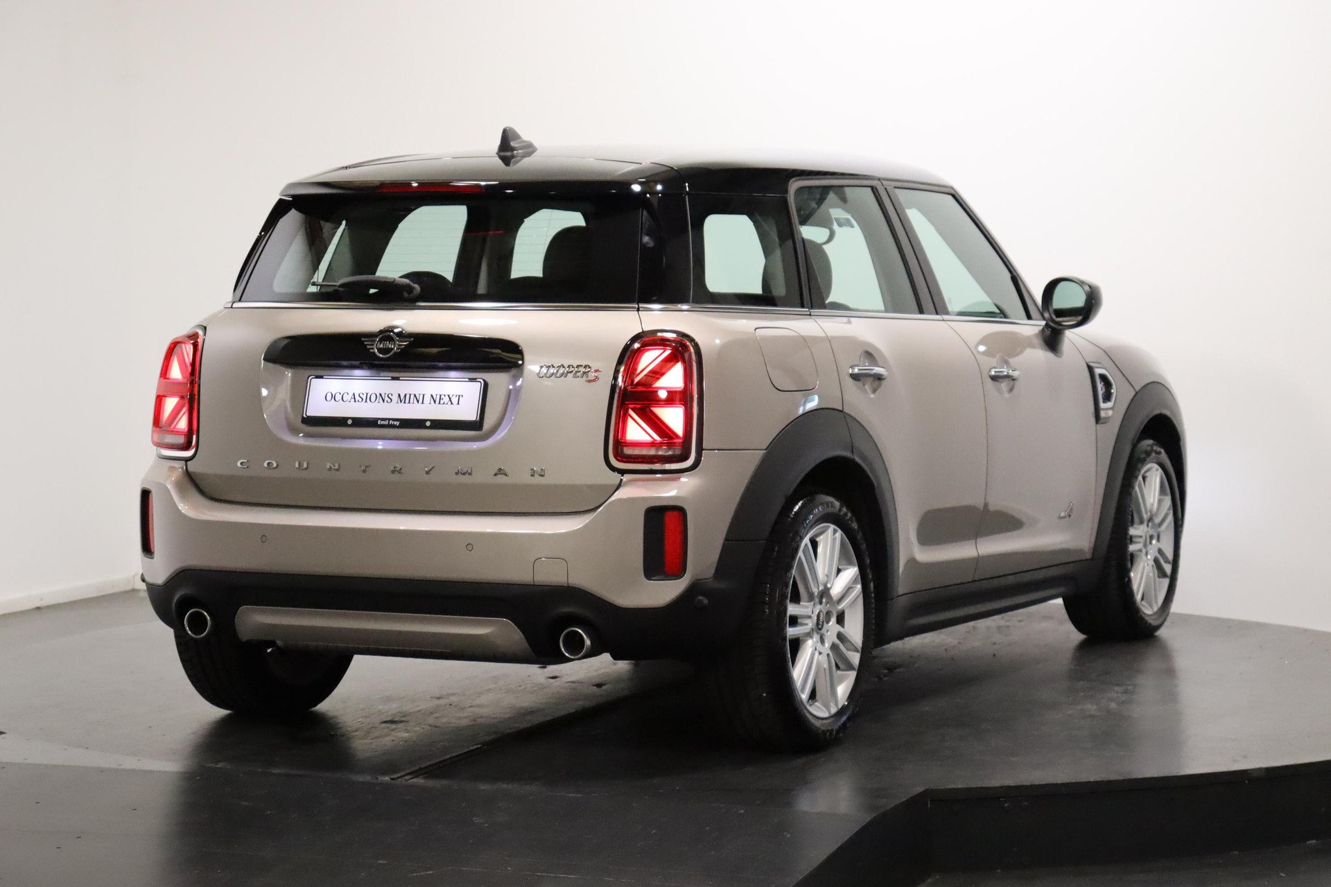 MINI Countryman F60 2.0i Cooper S ALL4-image-3