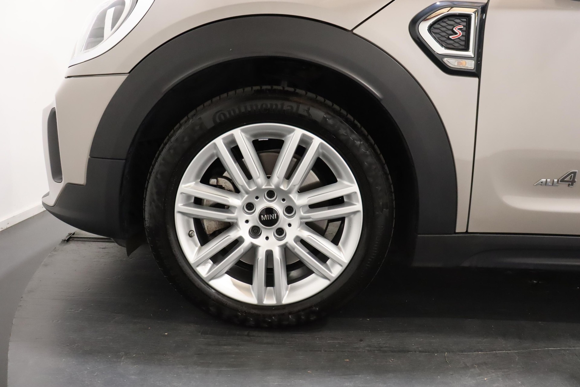 MINI Countryman F60 2.0i Cooper S ALL4-image-5