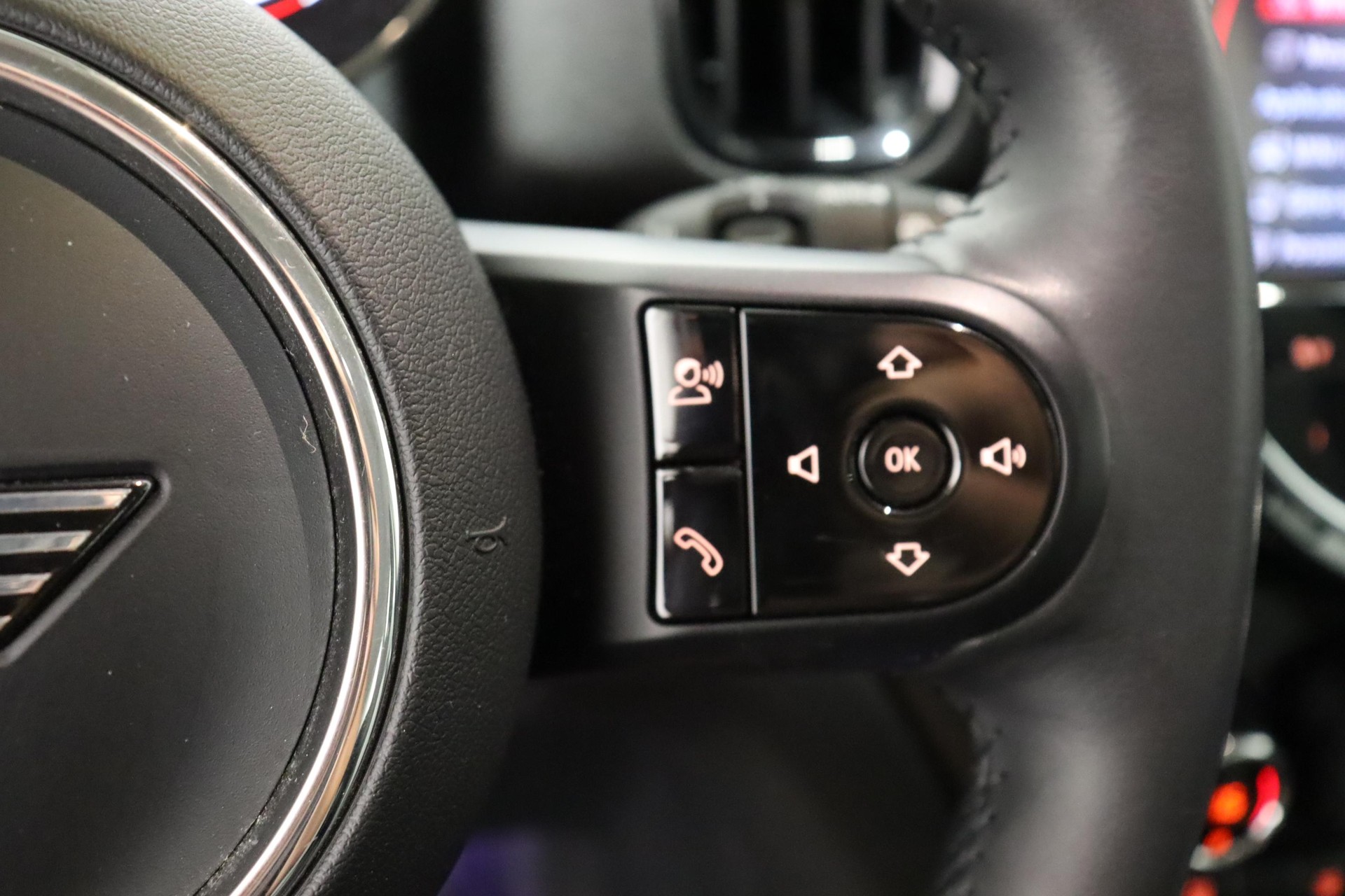 MINI Countryman F60 2.0i Cooper S ALL4-image-16