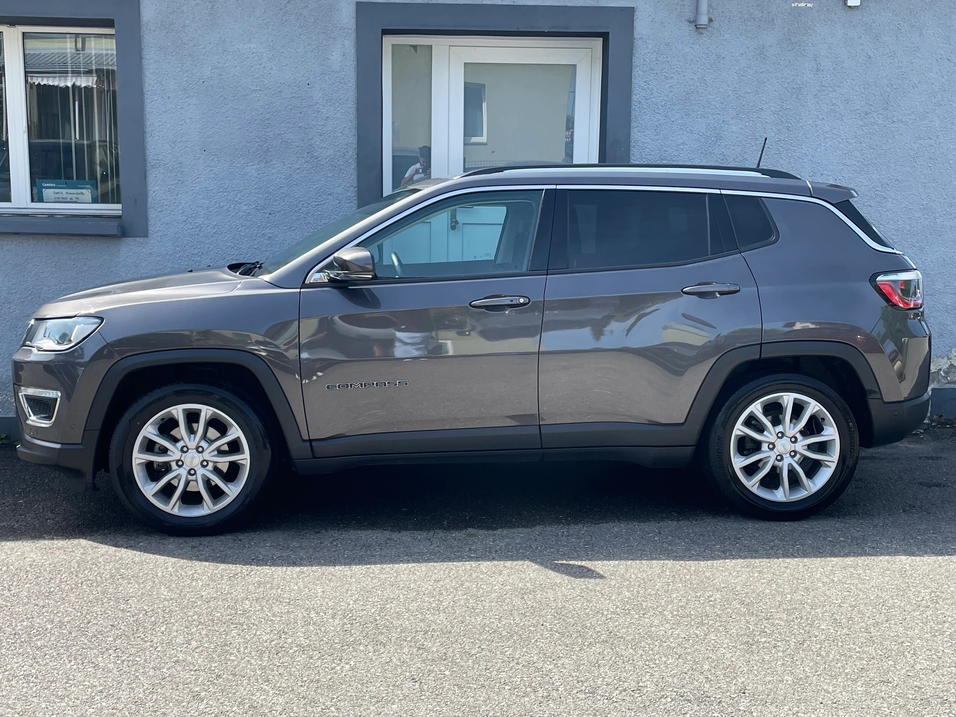 JEEP Compass 4x2 1.3 Turbo Limited DKG-image-3