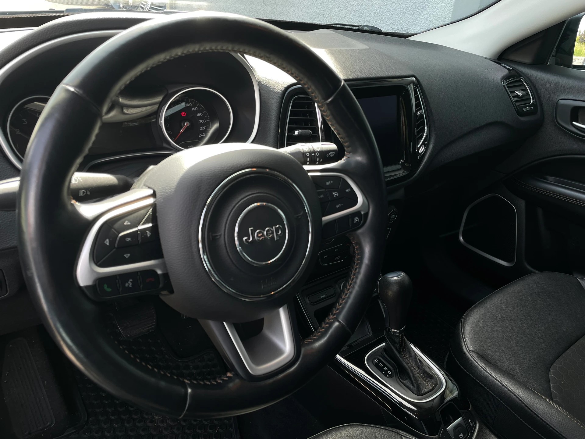 JEEP Compass 4x2 1.3 Turbo Limited DKG-image-6